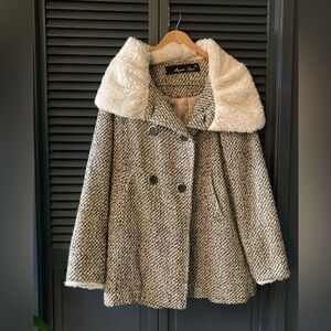Vintage-vibe Double-Breasted Women's Coat with Faux Fur Collar